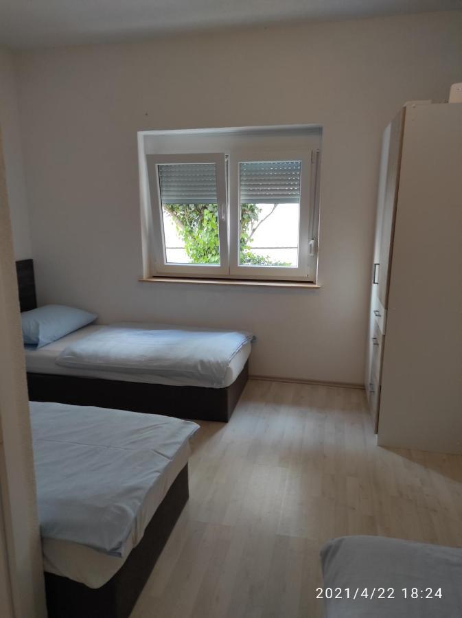 Apartmani Quattro Starigrad Paklenica Exterior photo
