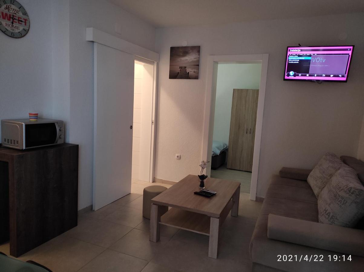 Apartmani Quattro Starigrad Paklenica Exterior photo