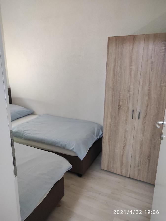 Apartmani Quattro Starigrad Paklenica Exterior photo