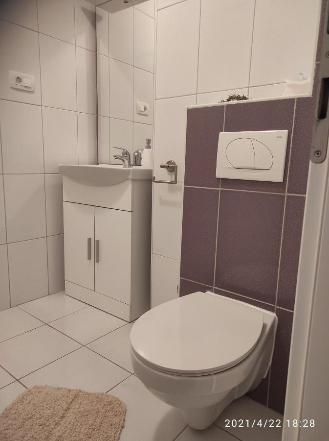 Apartmani Quattro Starigrad Paklenica Exterior photo