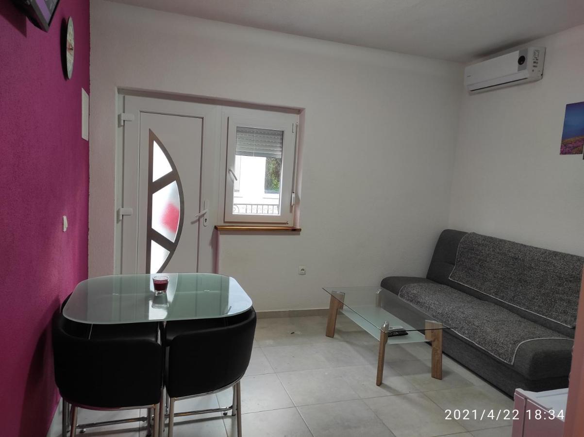 Apartmani Quattro Starigrad Paklenica Exterior photo