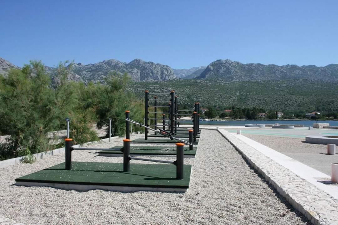 Apartmani Quattro Starigrad Paklenica Exterior photo