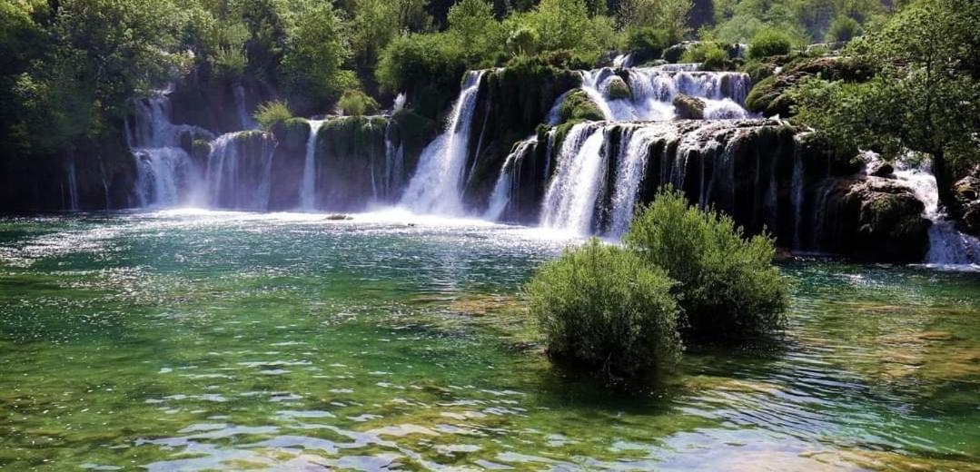 Apartmani Quattro Starigrad Paklenica Exterior photo
